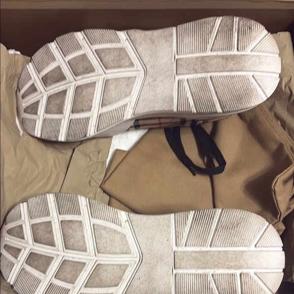 Burberry sneakers - Picture 3 of 12